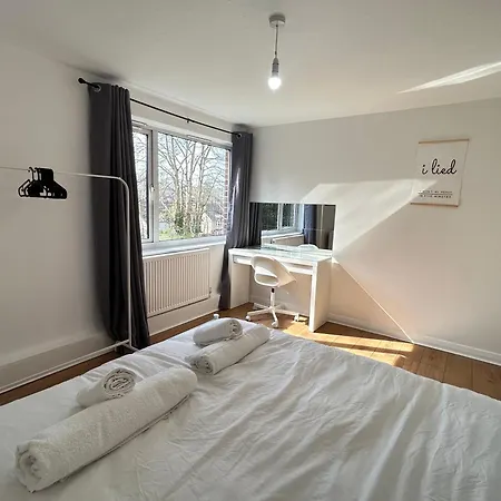2 Bed Flat In Purley Less Than 30 Minutes To Central London
